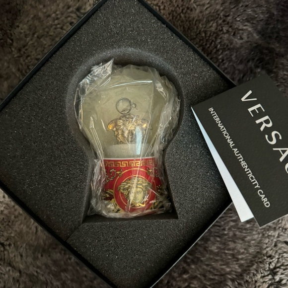 Versace Snow Globe - Picture 2 of 7